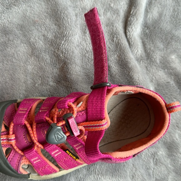 Keens Sandals - Picture 4 of 5